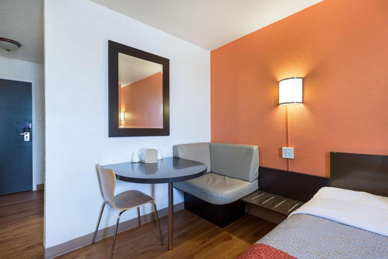 Motel 6-Lincoln, Il Zewnętrze zdjęcie